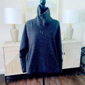 Nike pullover, size medium, like new